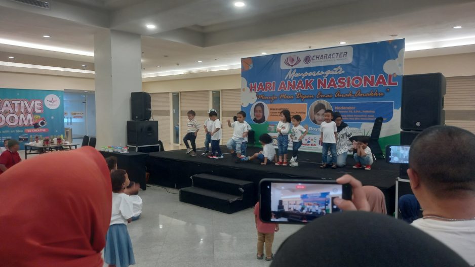 Berbagi Kiat Pola asuh yang positif, Pelita Hati dan Character adakan Talk show Peringatan Hari Anak Nasional 2024 di Royal Plaza, Surabaya